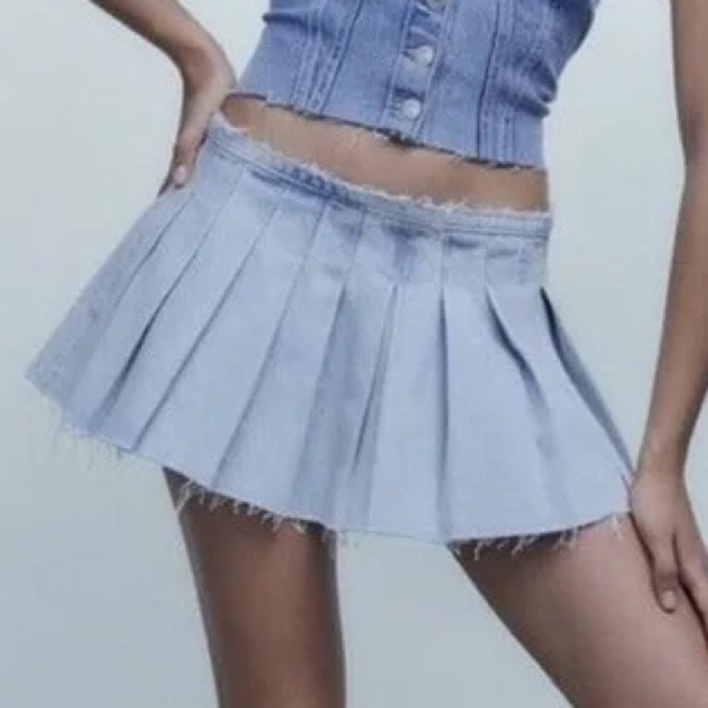 Zara Pleated Mini Denim Skirt — Size Small